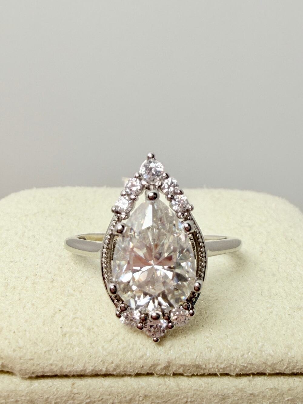 Genuine 2 CT Pear Moissanite Ring Size 6 S925